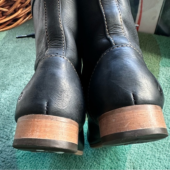 Fluevog EXCELLENT BBC Radio black lace-up boot w/ blue details - 8 (narrow) - Picture 14 of 16